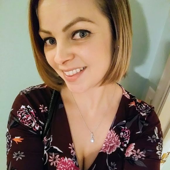 Meet your Posher, Steph - Picture 1 of 1